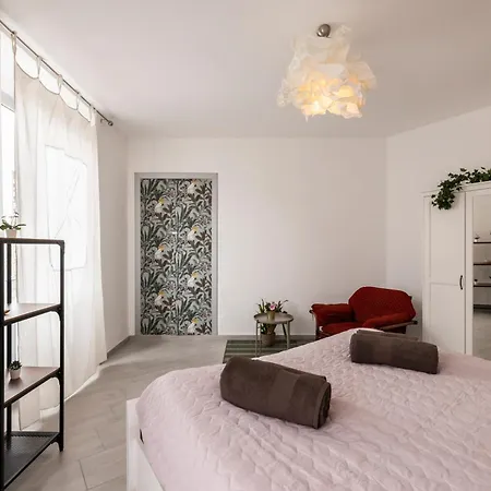 Apartment Intero - *